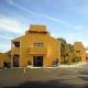Econolodge Inn And Suites Maingate Central Hotel Picture 