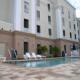 Holiday Inn Express Hotel And Suites Picture 