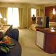 Quality Suites Lakeside Hotel Picture 