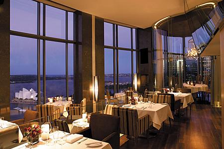 Shangri La (Deluxe Room)(Darling Harbour View) Hotel Picture 1