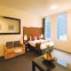 Oaks On Market Hotel Picture 